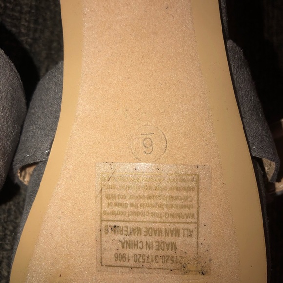 Shoe - Picture 4 of 6